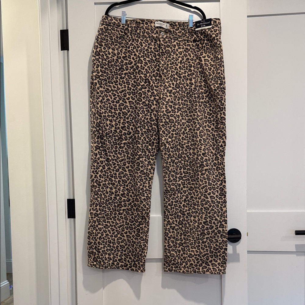 Abercrombie & Fitch Curve Love High Rise 90s Relaxed Jean - Picture 2 of 5